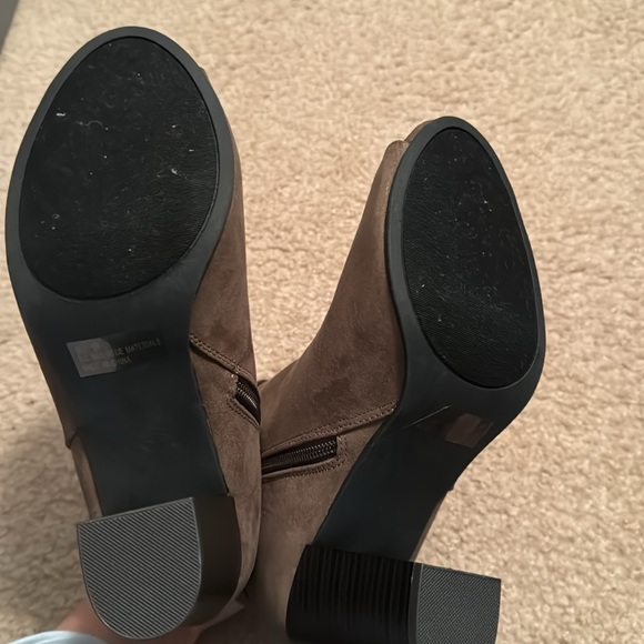 Charlotte Russe Lucite Booties Size 9 Color Khaki - Picture 11 of 13